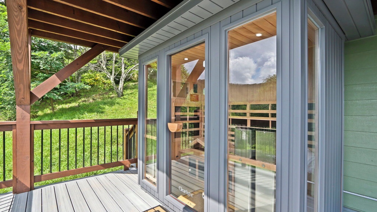 Photo of Patio Balcony in Seven Devils