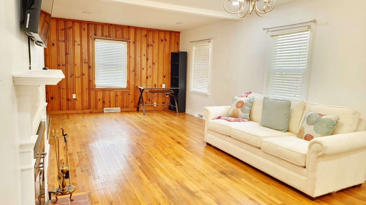 Photo of Livingroom in Edenton