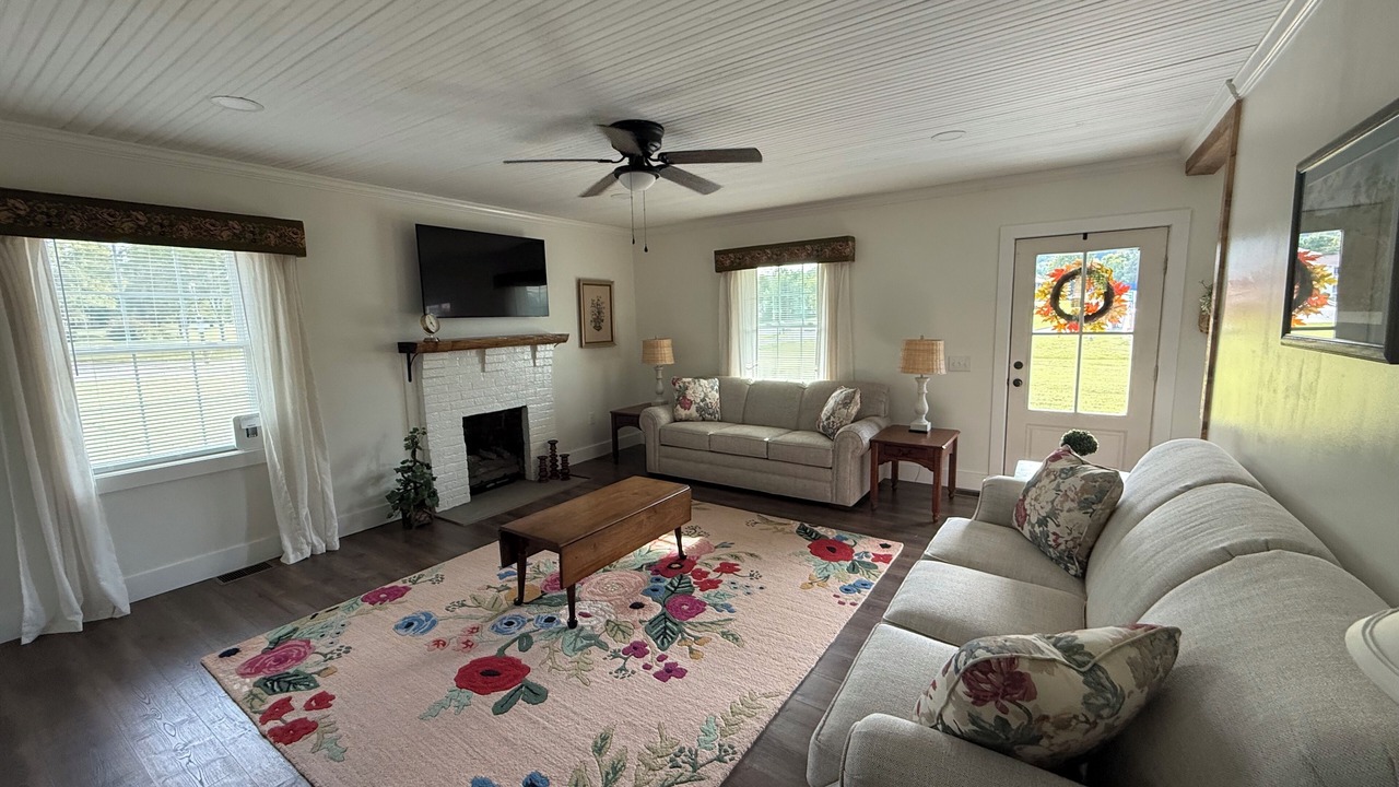 Photo of Livingroom in Arlington
