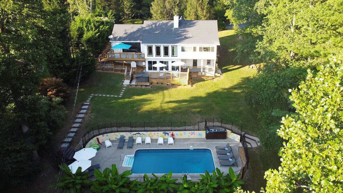 Photo of Outdoor in Hendersonville