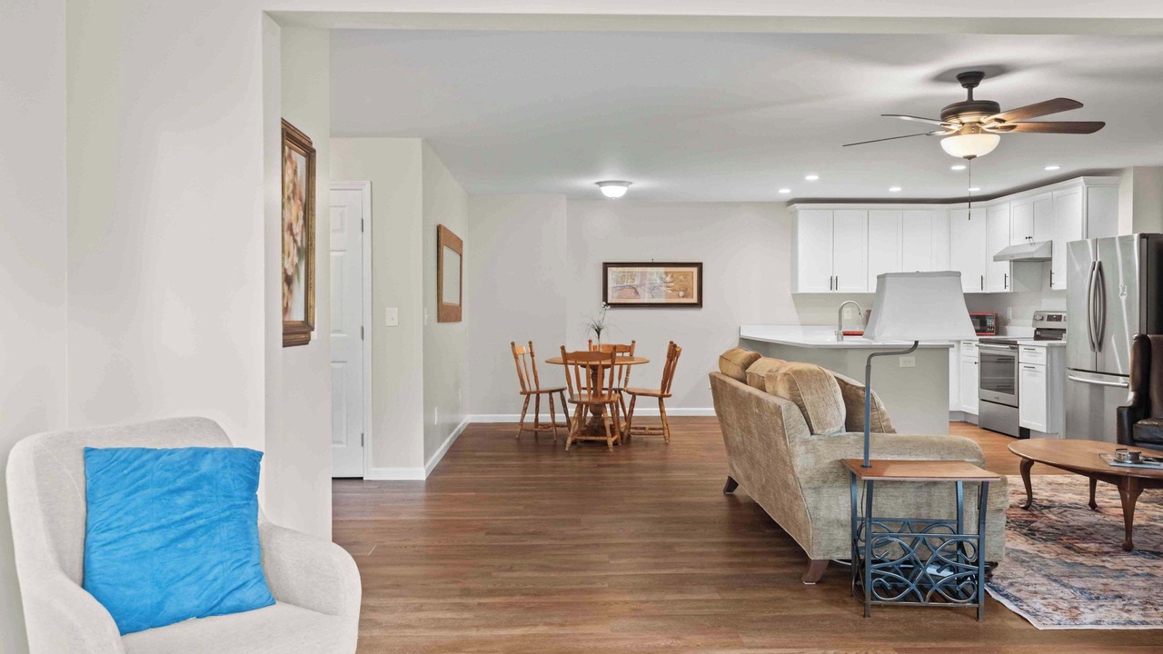 Photo of Livingroom in Highlands Hills
