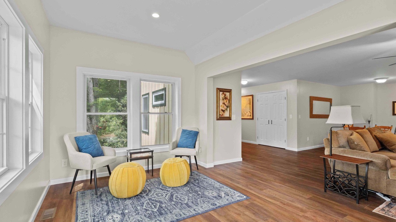 Photo of Livingroom in Highlands Hills