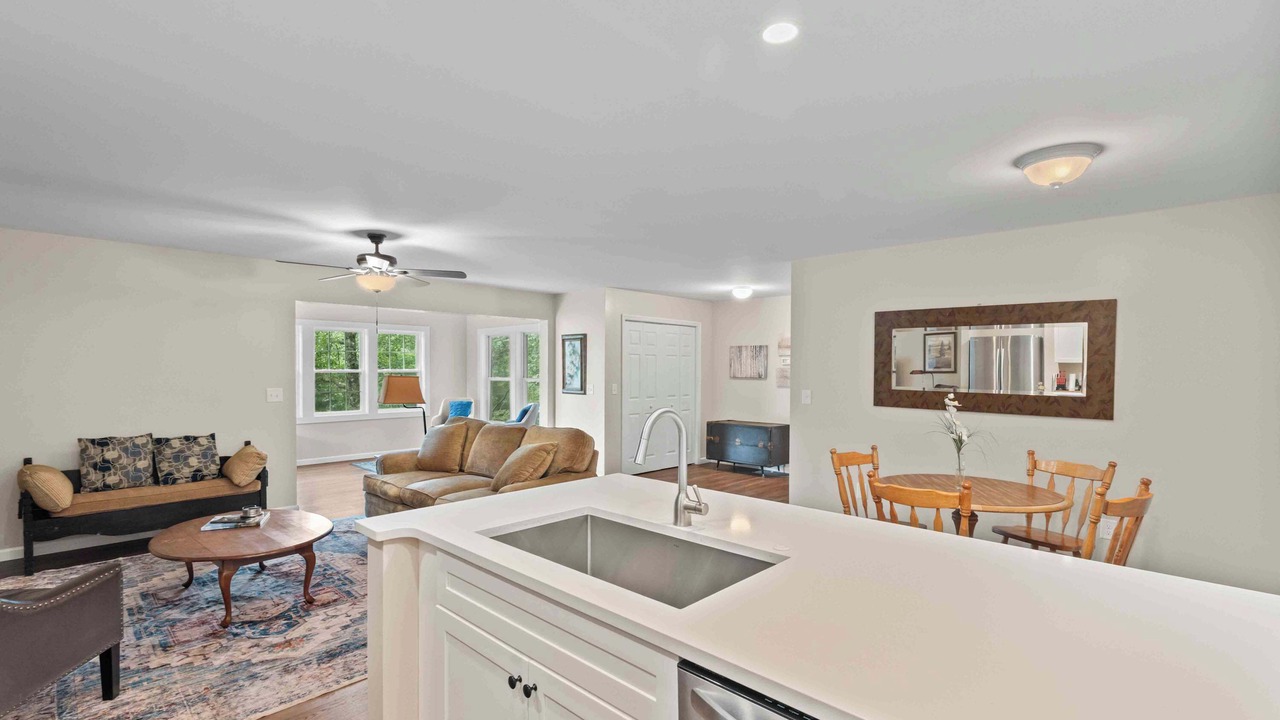 Photo of Livingroom in Highlands Hills