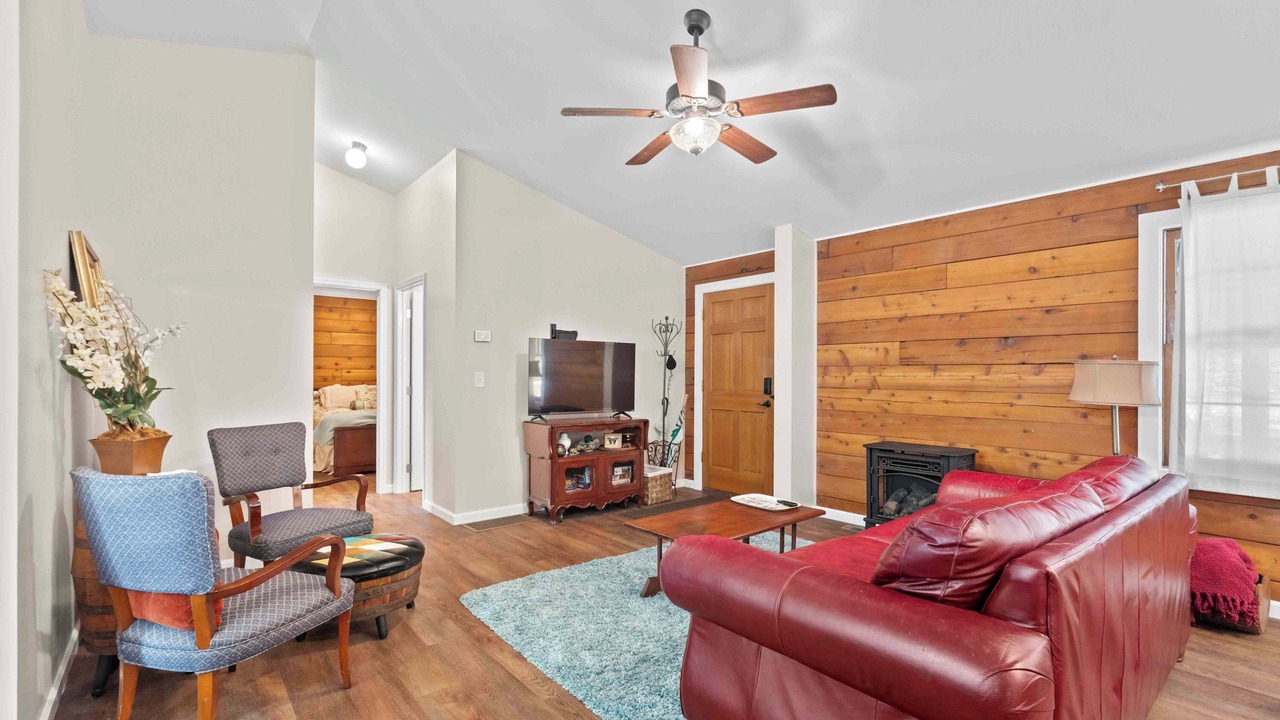 Photo of Livingroom in Highlands Hills