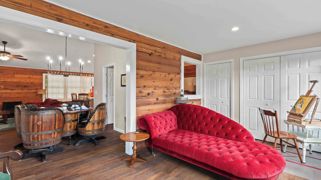 Photo of Livingroom in Highlands Hills
