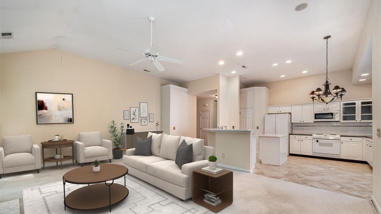 Photo of Livingroom in Provincetowne