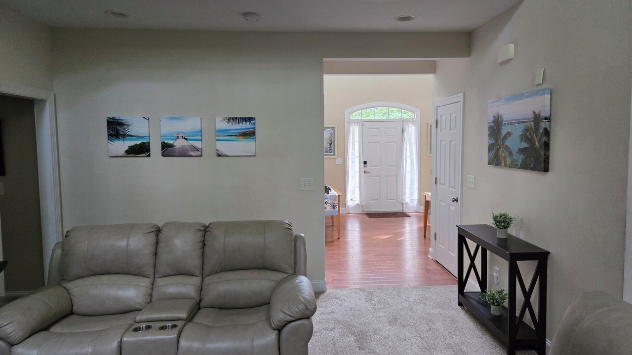 Photo of Livingroom in Prosperity Church Road