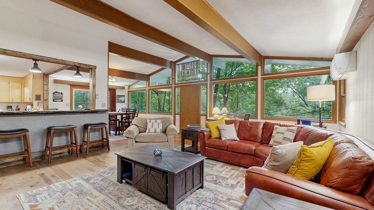 Photo of Livingroom in Waynesville