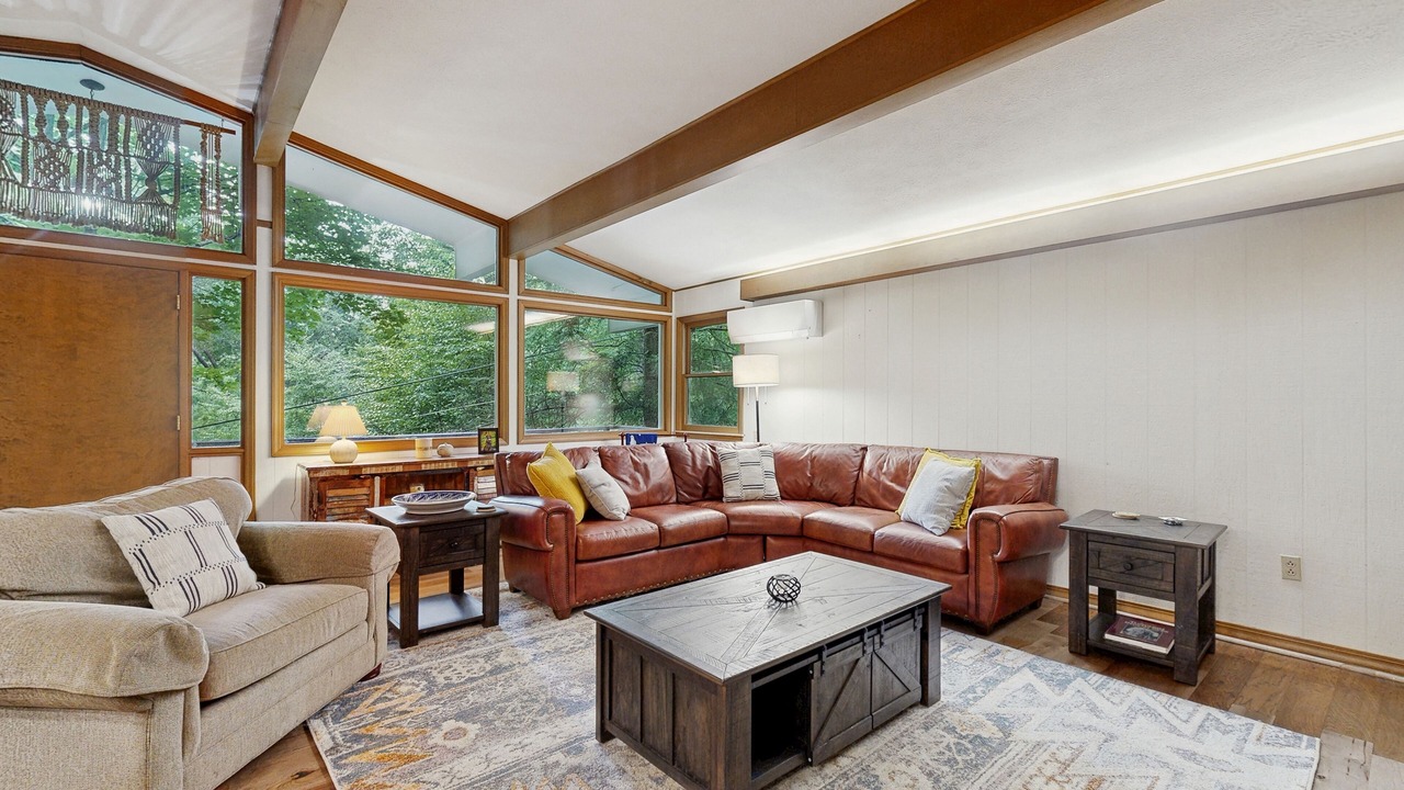 Photo of Livingroom in Waynesville