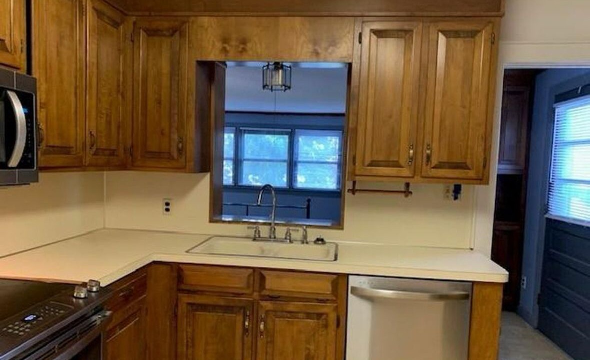 Photo of Kitchen in Oakwood Historic District
