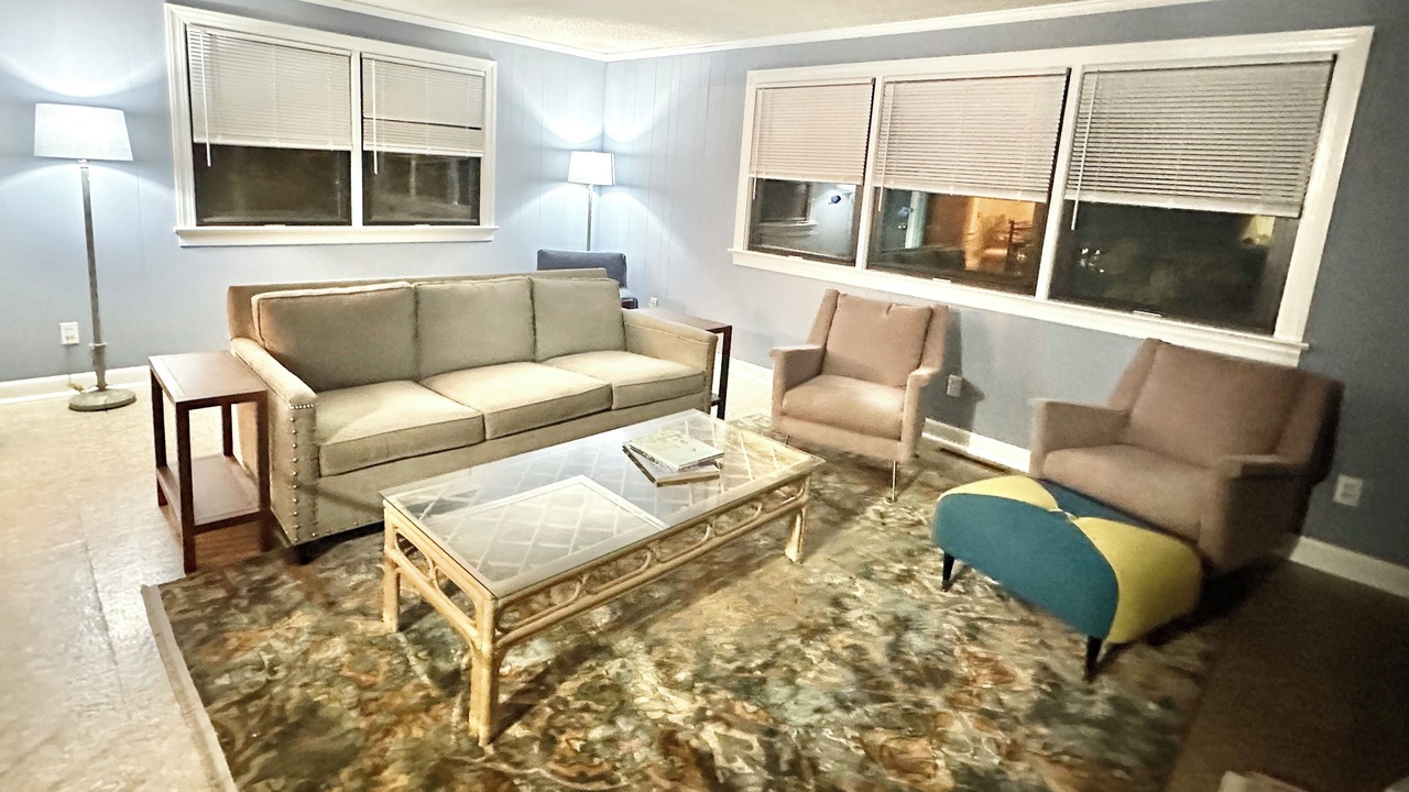 Photo of Livingroom in Oakwood Historic District