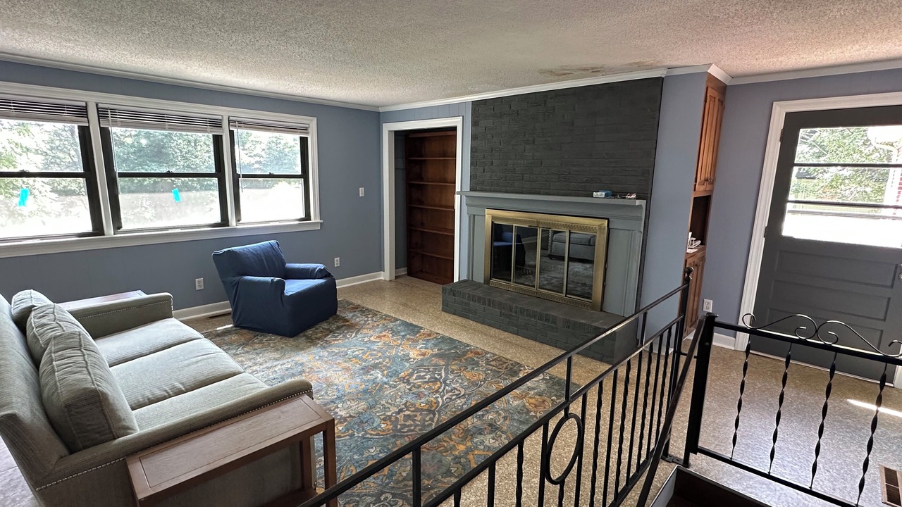 Photo of Livingroom in Oakwood Historic District