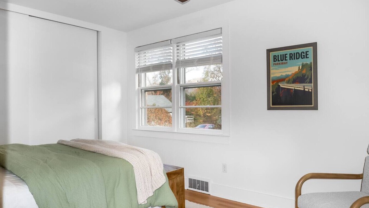 Photo of Bedroom in Black Mountain