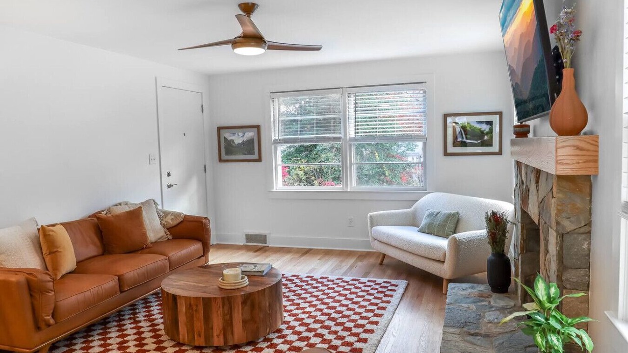 Photo of Livingroom in Black Mountain