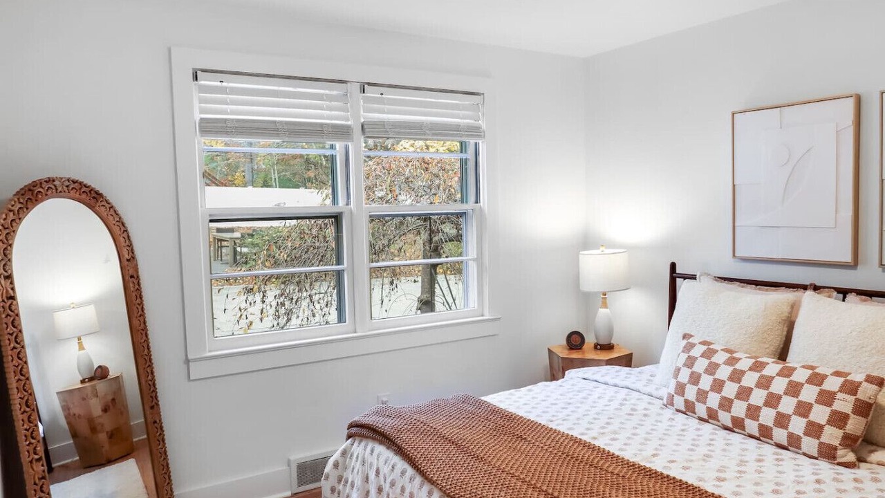 Photo of Bedroom in Black Mountain