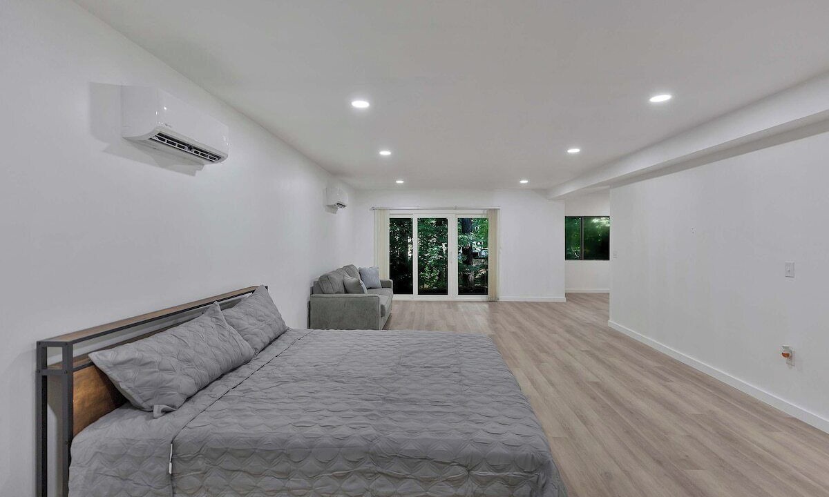 Photo of Bedroom in Salem