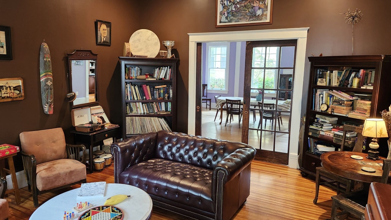 Photo of Livingroom in Wilmington Historic District