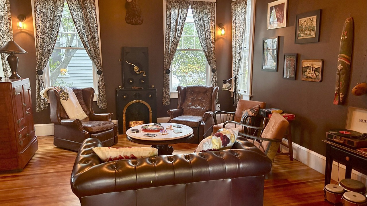 Photo of Livingroom in Wilmington Historic District