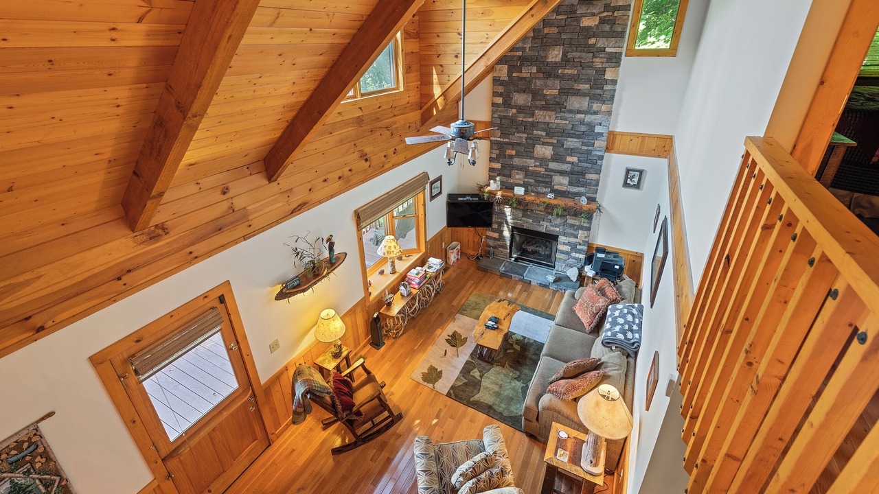 Photo of Livingroom in Cranberry Falls