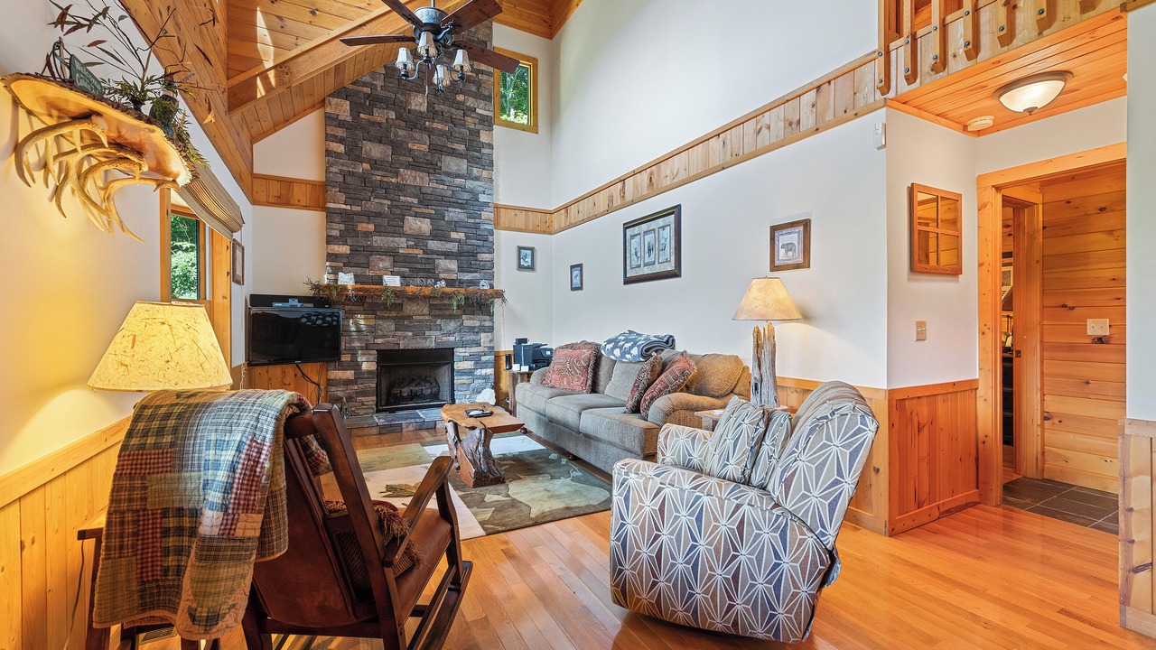 Photo of Livingroom in Cranberry Falls