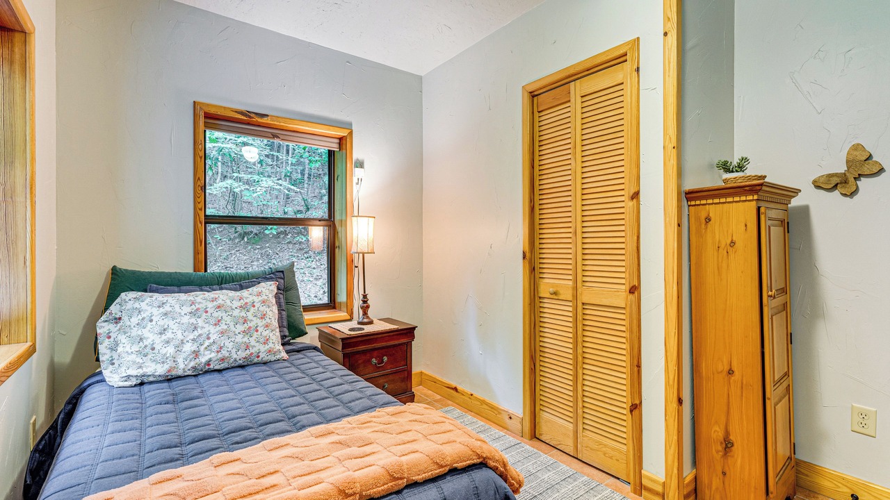 Photo of Bedroom in Indian Rock Springs