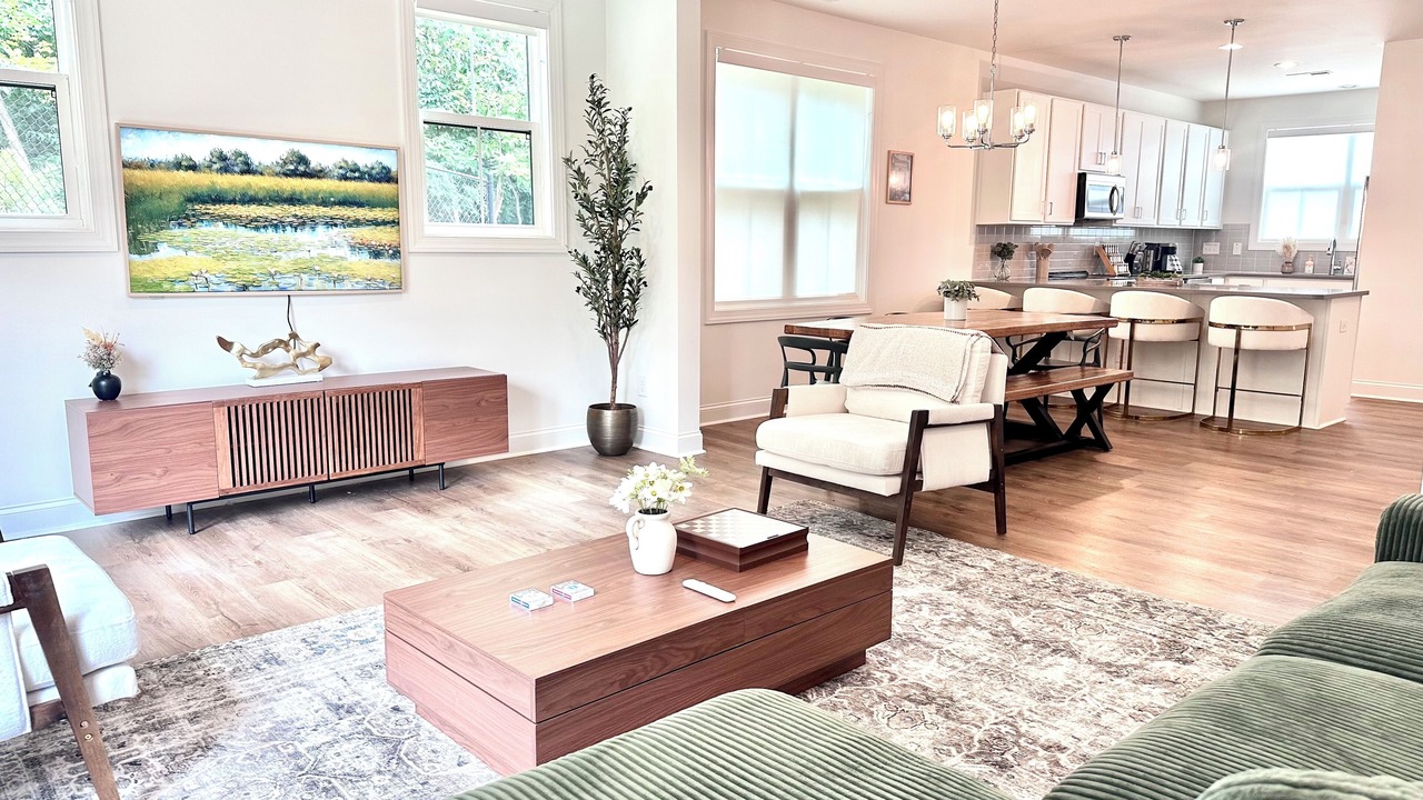 Photo of Livingroom in North Raleigh