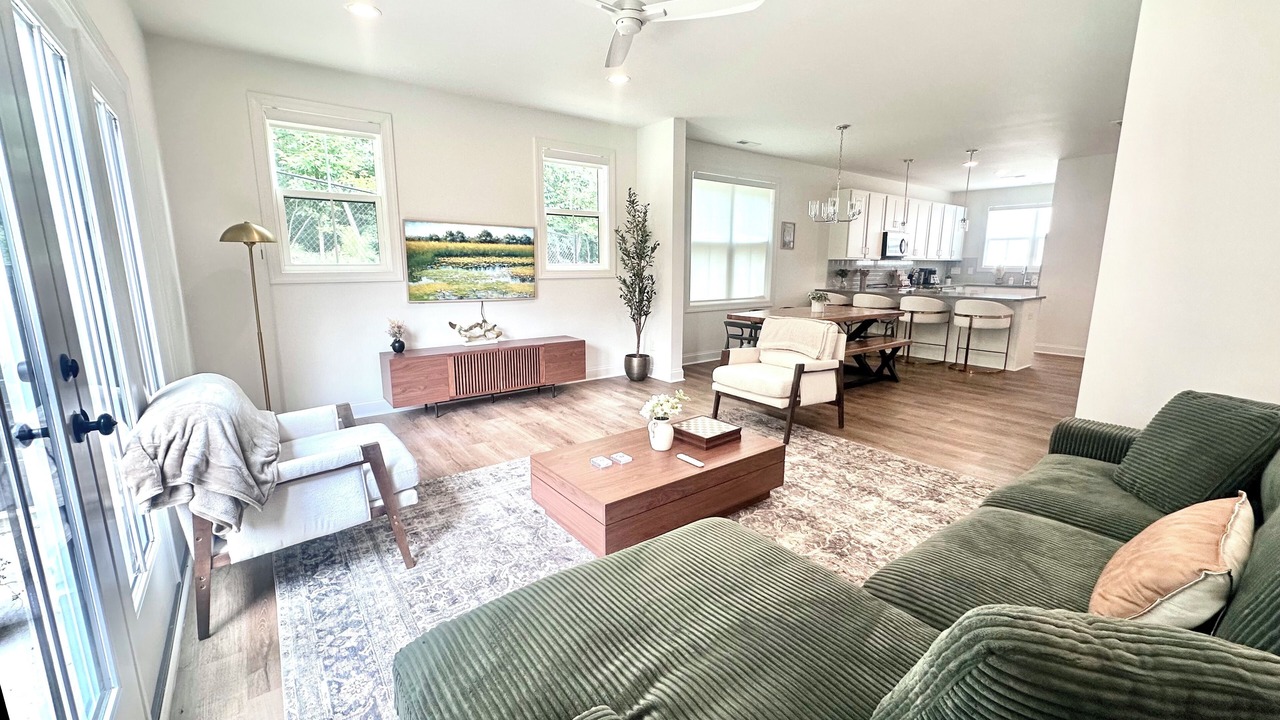 Photo of Livingroom in North Raleigh