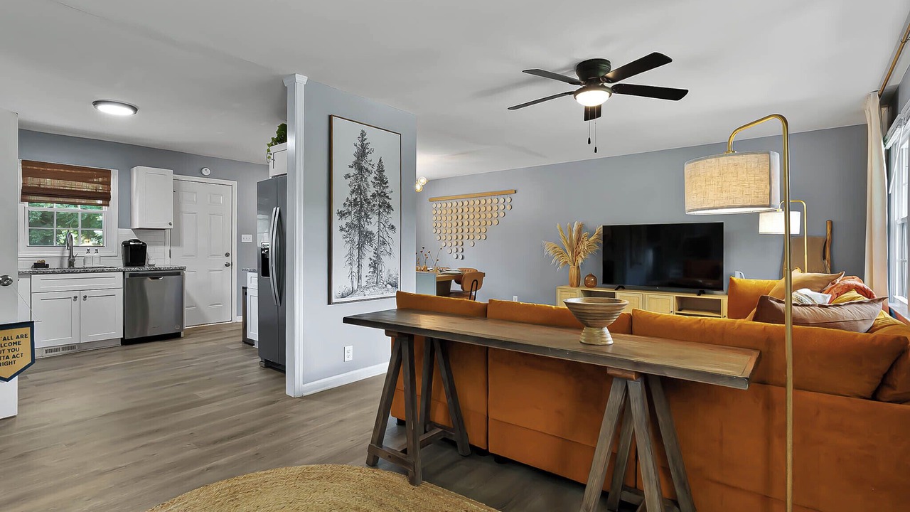 Photo of Livingroom in East Raleigh