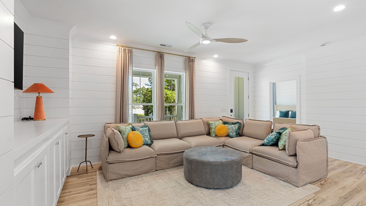 Photo of Livingroom in Tranquil Harbour