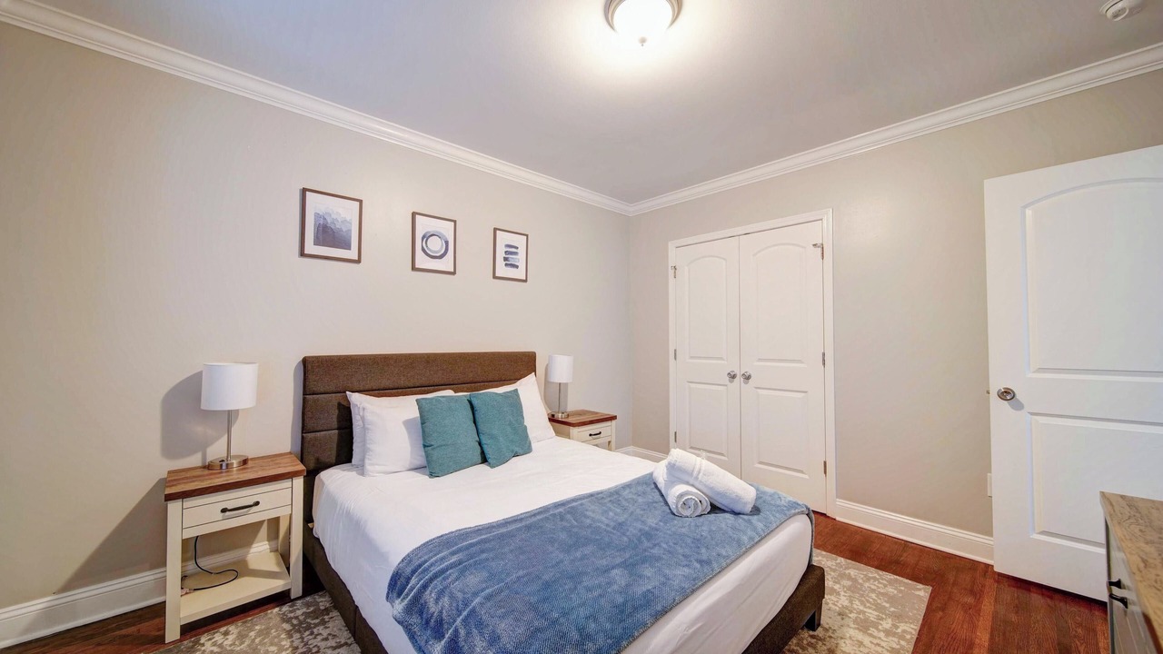 Photo of Bedroom in Villa Heights