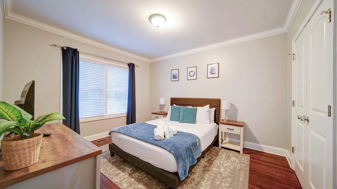 Photo of Bedroom in Villa Heights