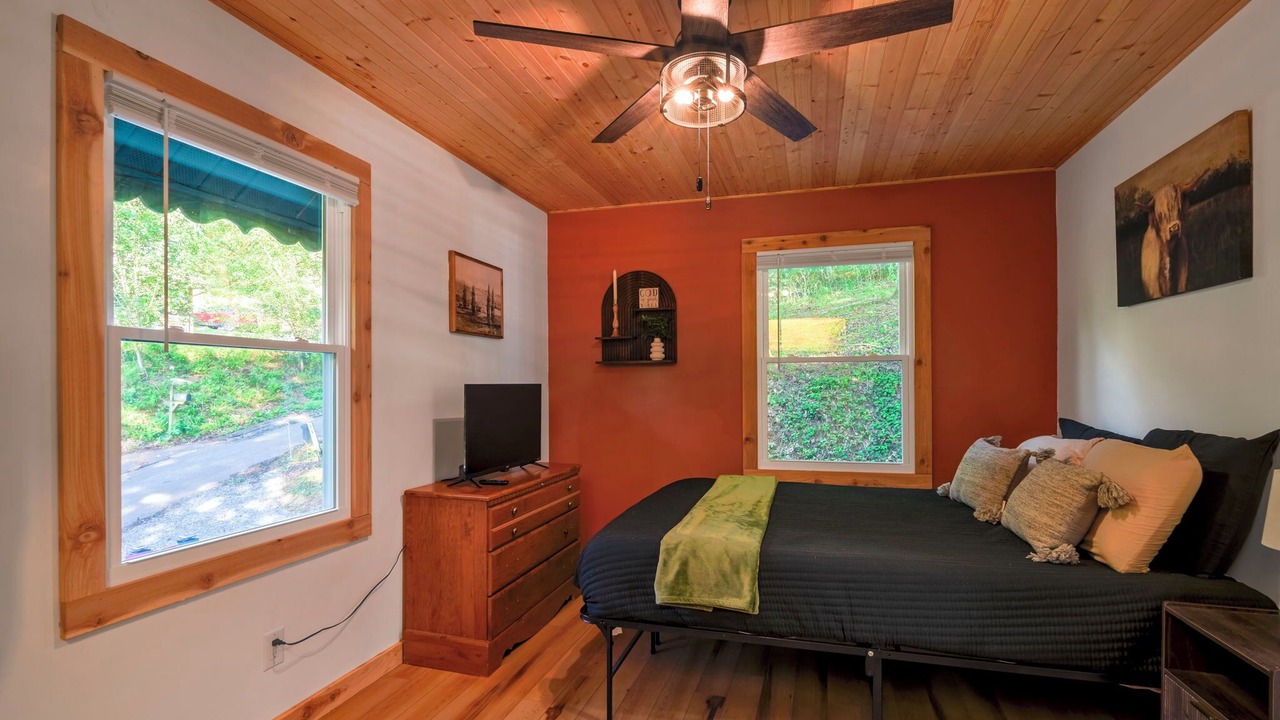 Photo of Bedroom in Burnsville