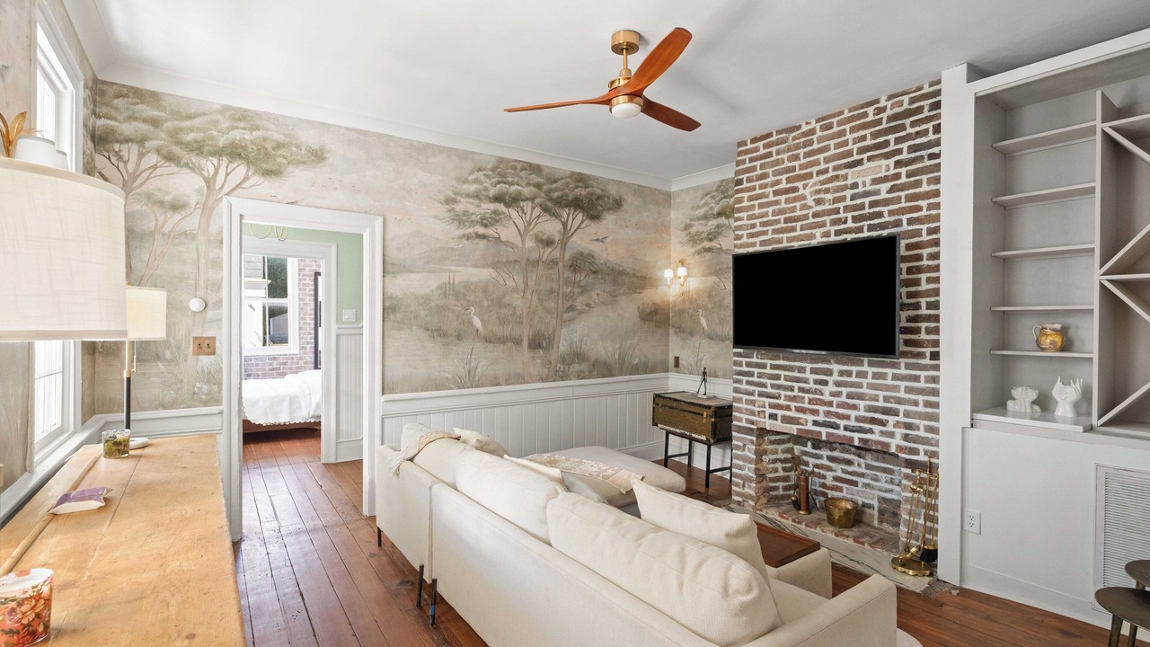 Photo of Livingroom in Cannonborough Elliotborough