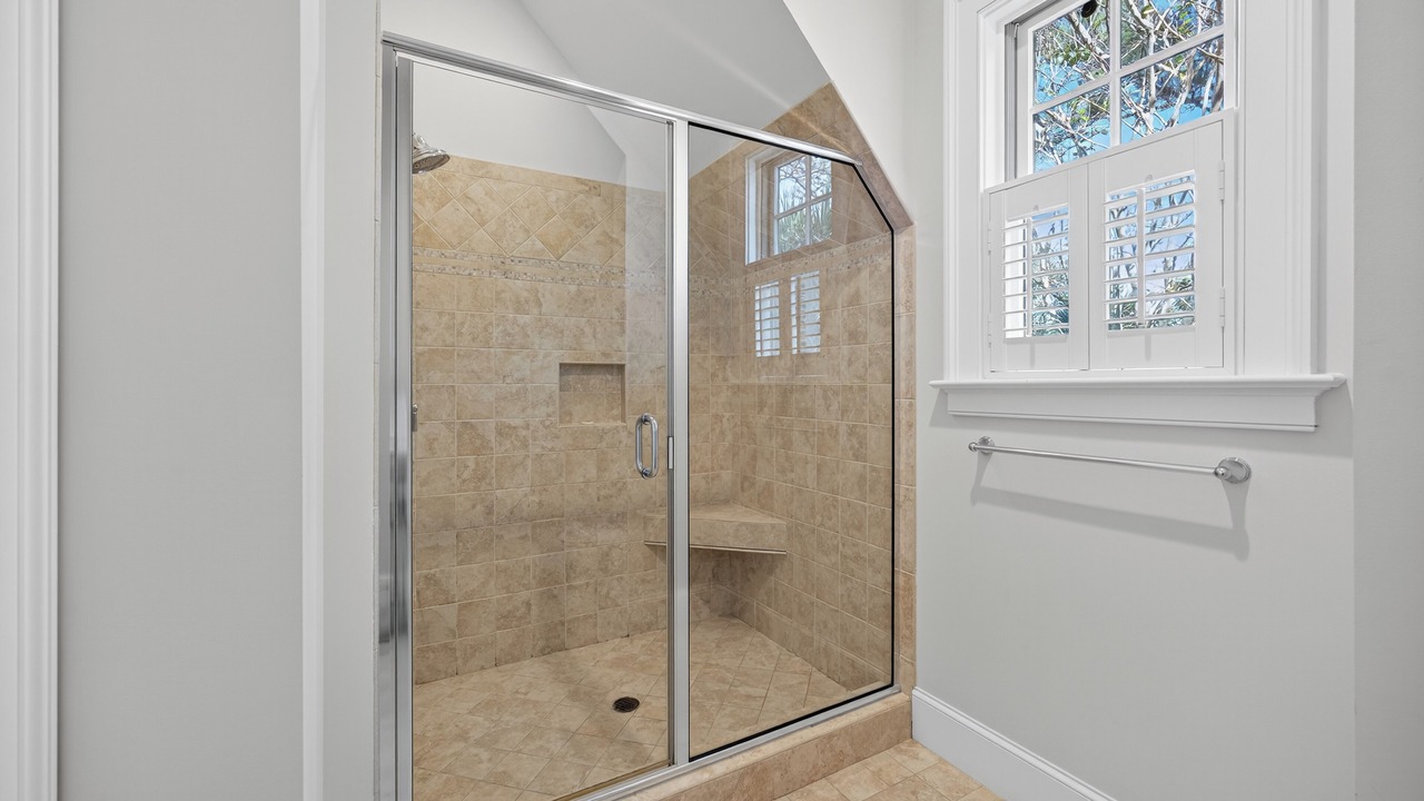 Photo of Bathroom in Vanderhorst Plantation