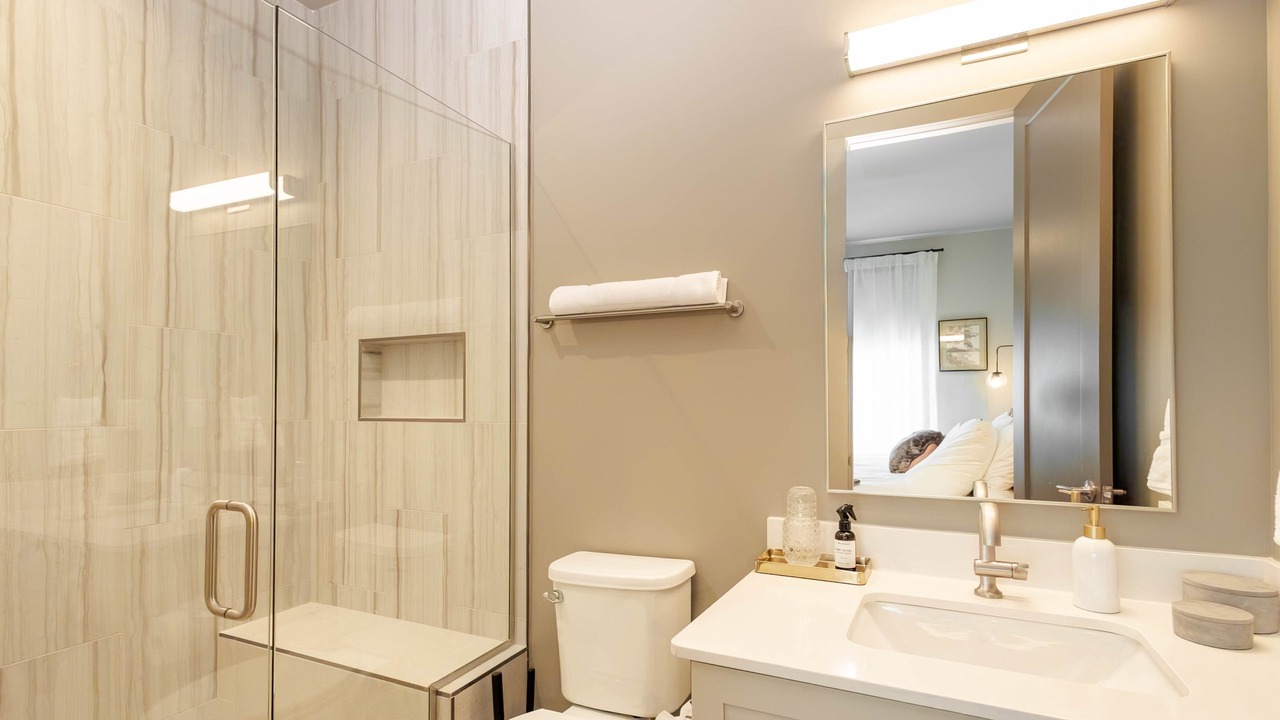 Photo of Bathroom in Historic Edgefield