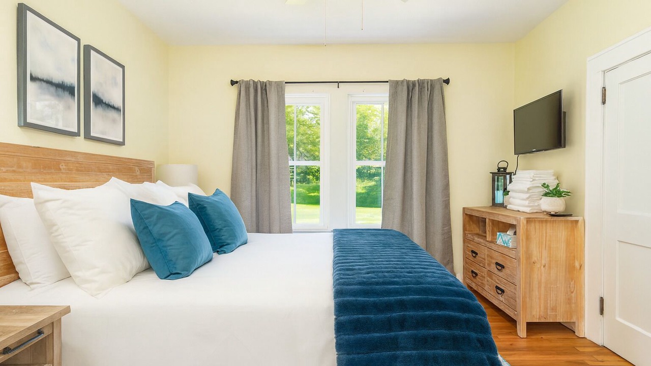 Photo of Bedroom in Mars Hill