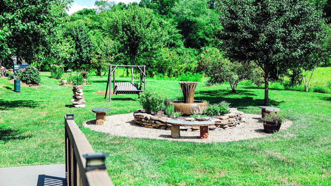Photo of Outdoor in Upward