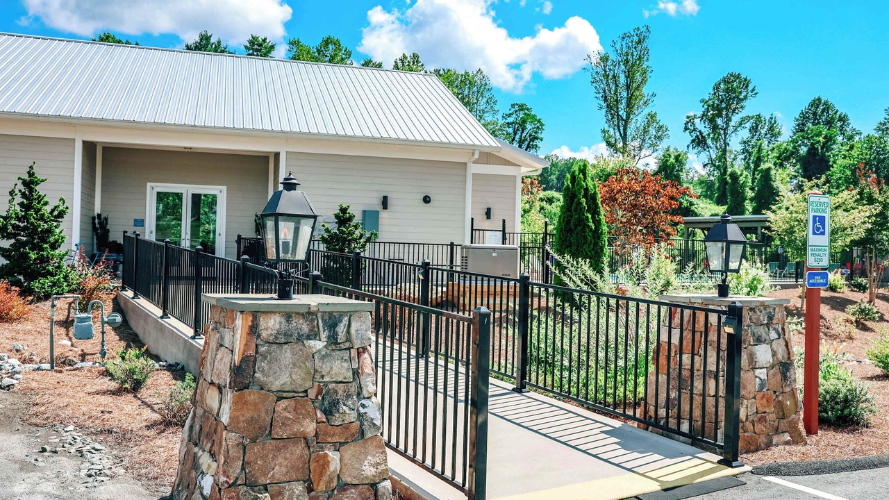Photo of Outdoor in Upward