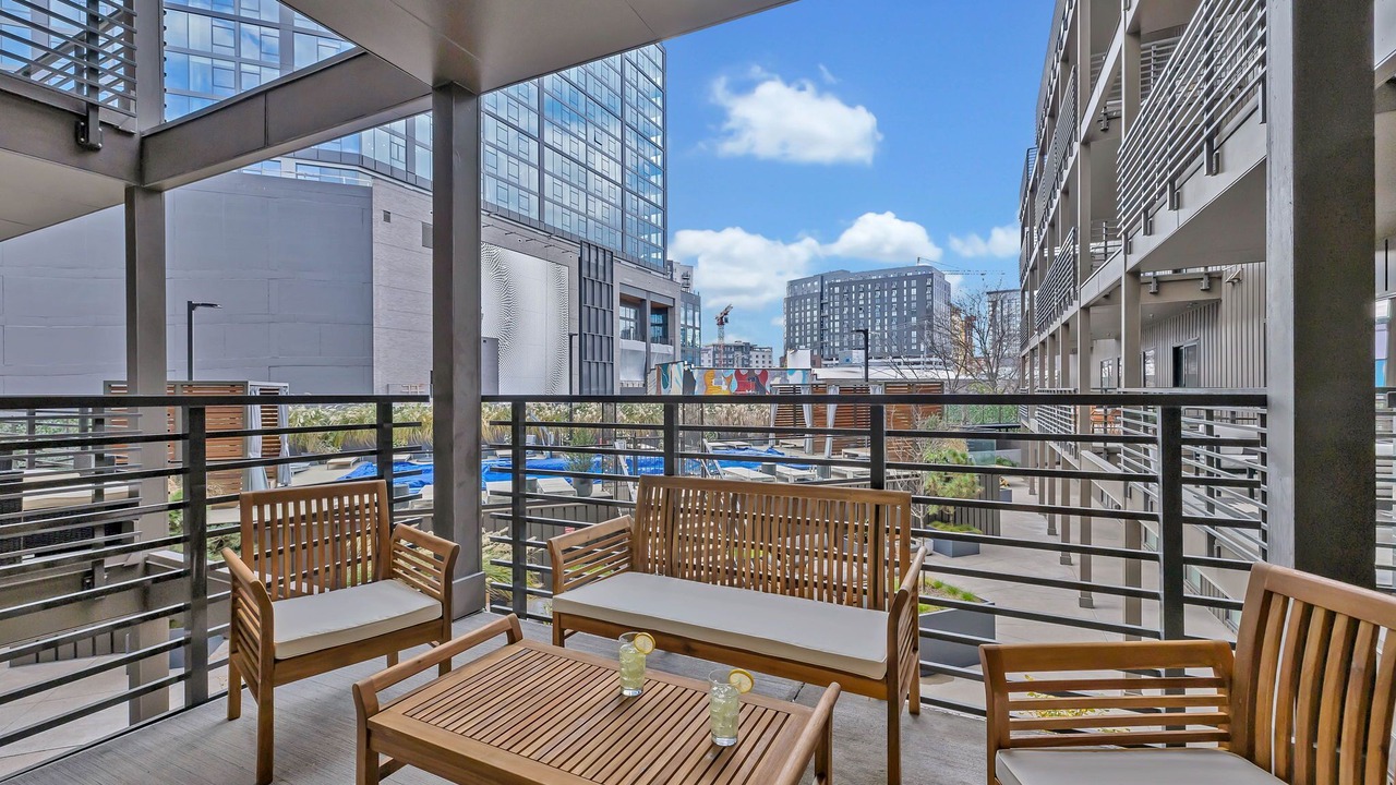 Photo of Patio Balcony in Eighth Avenue