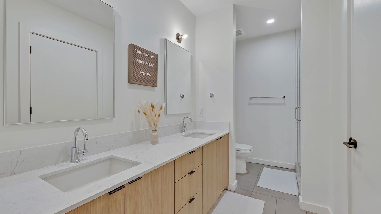 Photo of Bathroom in Eighth Avenue