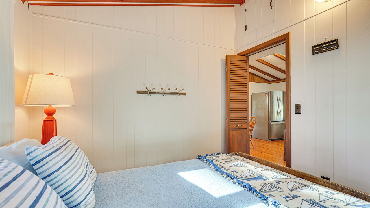 Photo of Bedroom in Modoc Shores