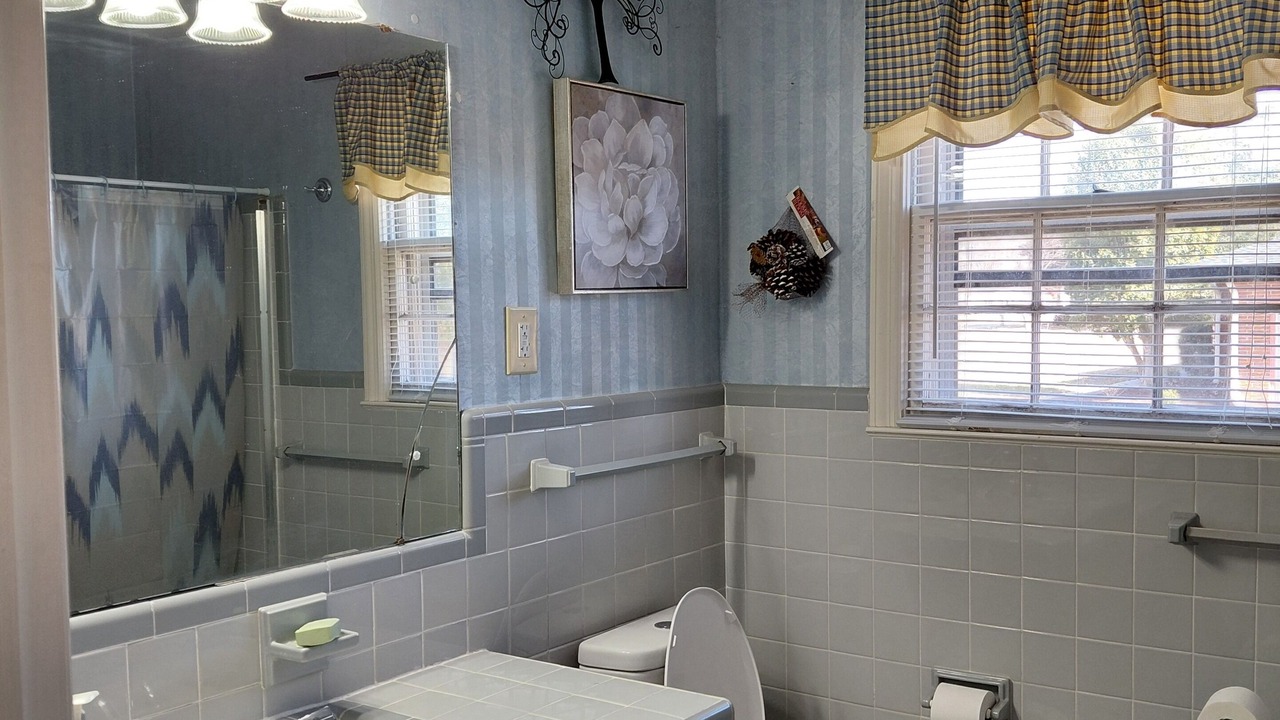 Photo of Bathroom in Loris