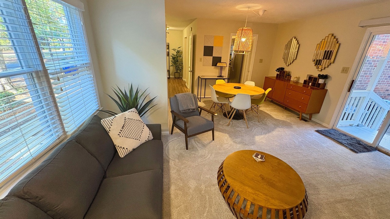 Photo of Livingroom in Chapel Hill