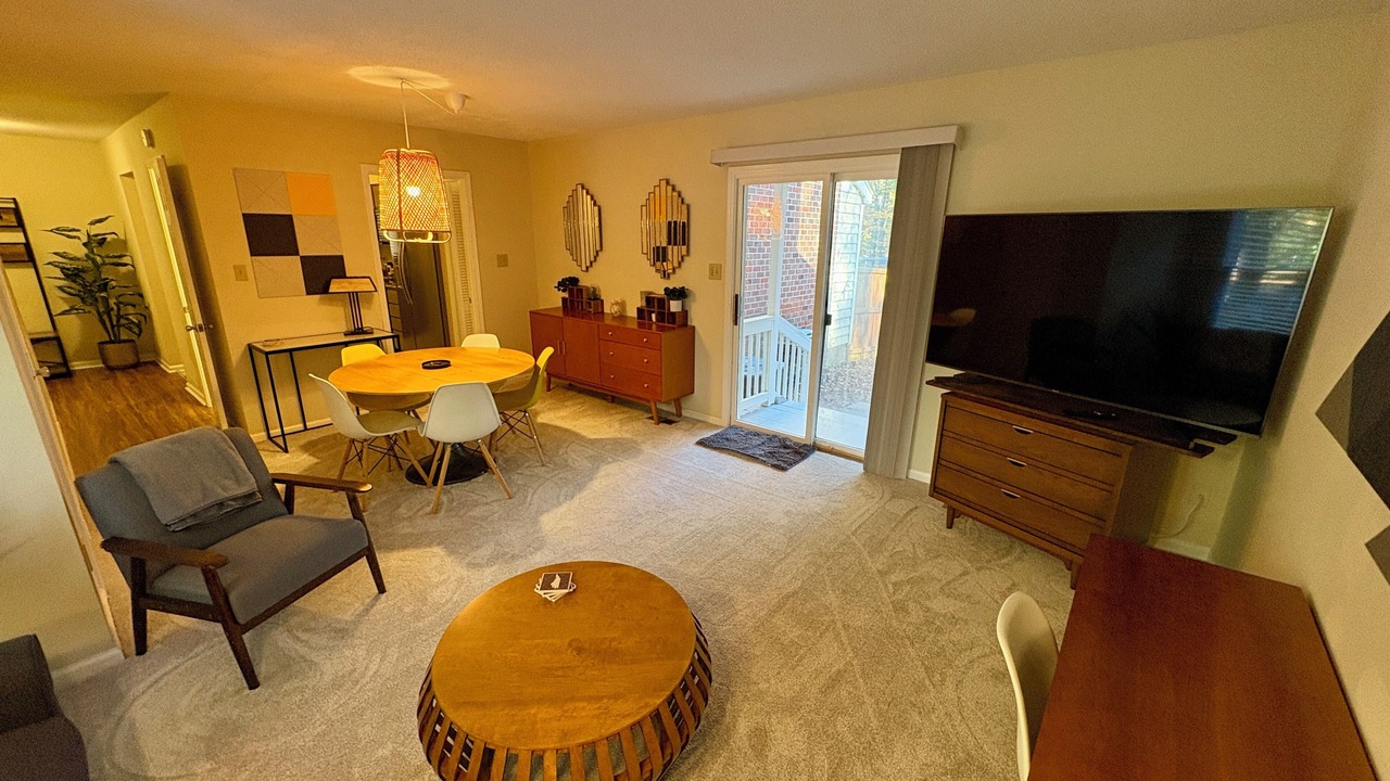 Photo of Livingroom in Chapel Hill
