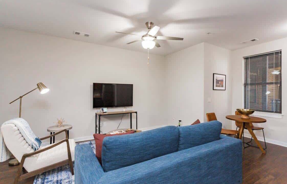 Photo of Livingroom in Hillsboro Village