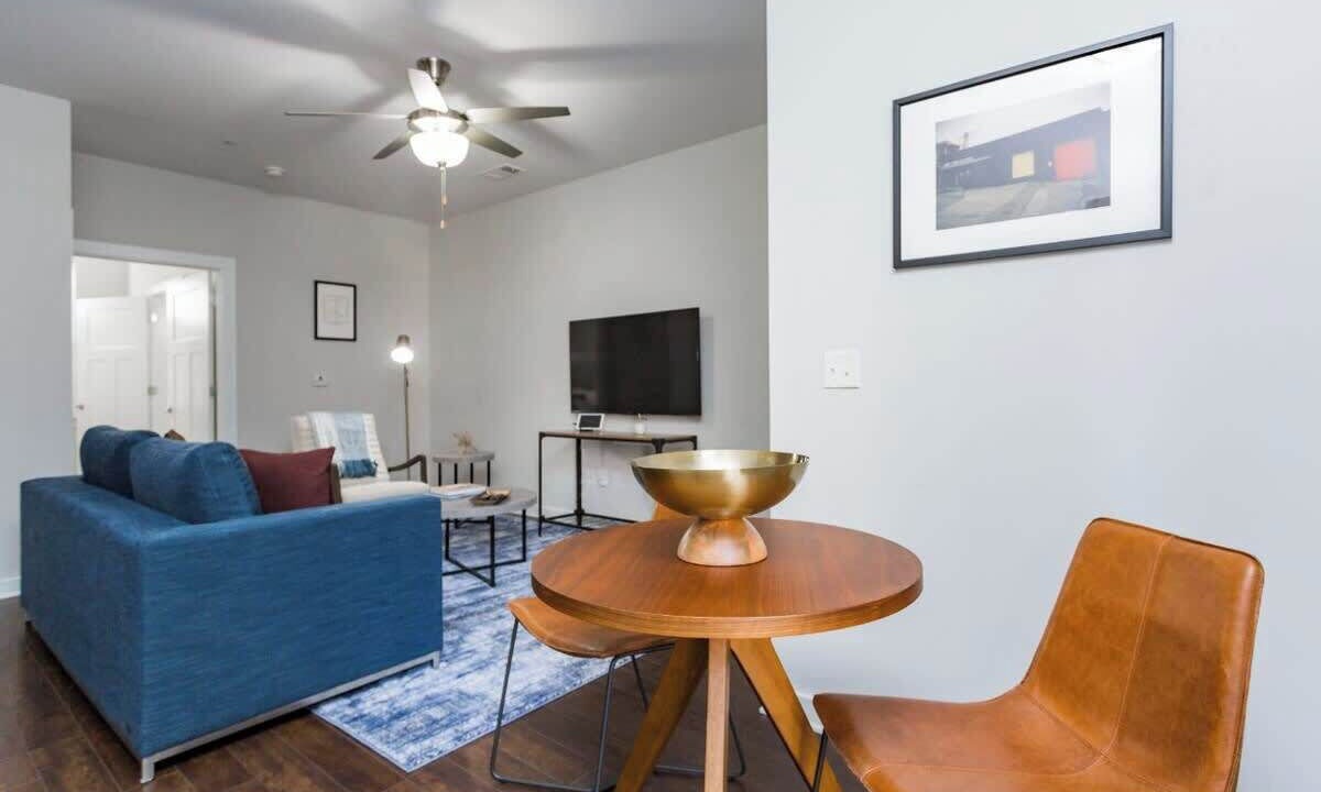 Photo of Livingroom in Hillsboro Village