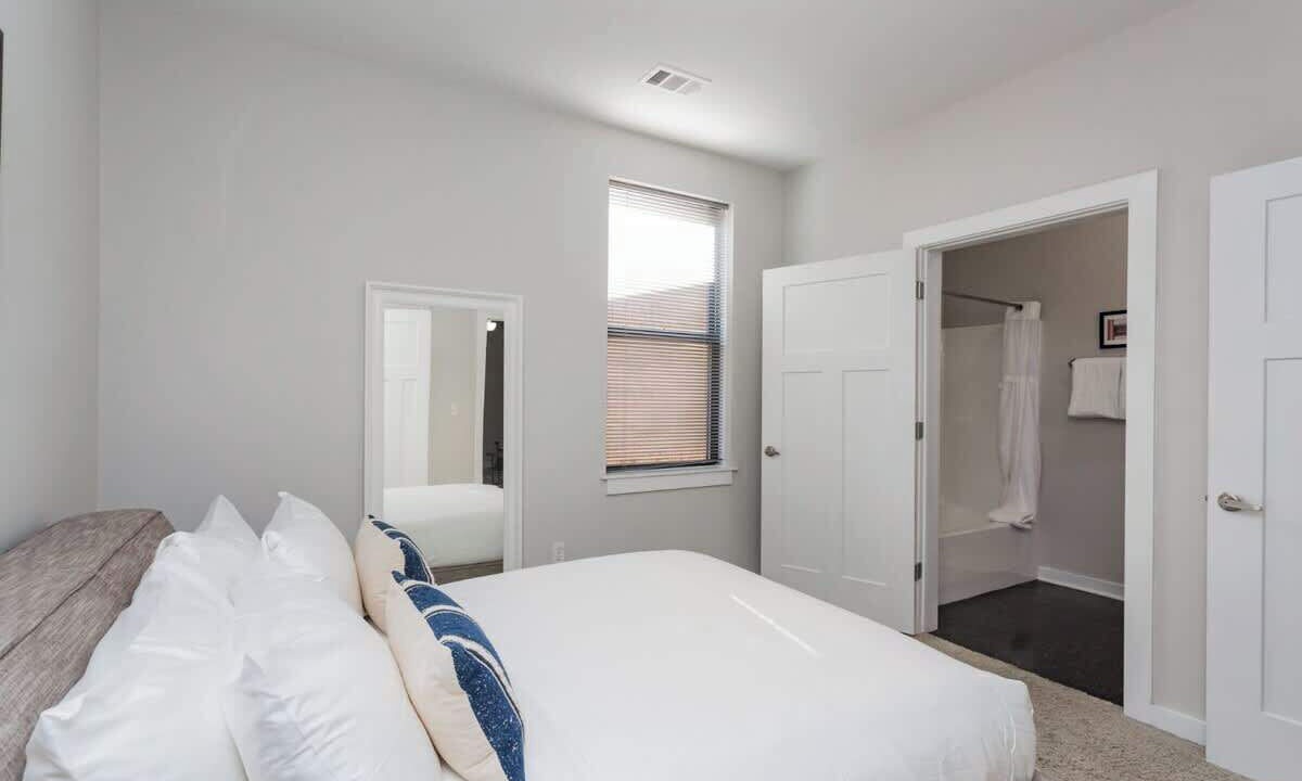 Photo of Bedroom in Hillsboro Village