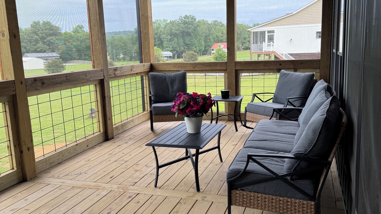 Photo of Patio Balcony in Decaturville