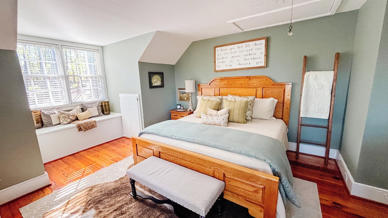 Photo of Bedroom in Evans