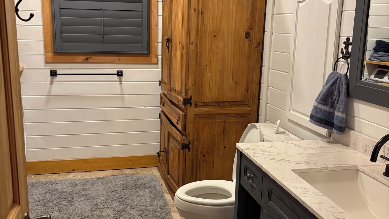 Photo of Bathroom in Pine Level